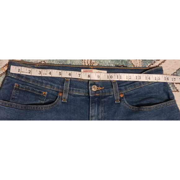 Signature Levi's Strauss Womens Cuffed Cropped Jeans Distressed Sz 12 31Wx25L - Picture 5 of 10
